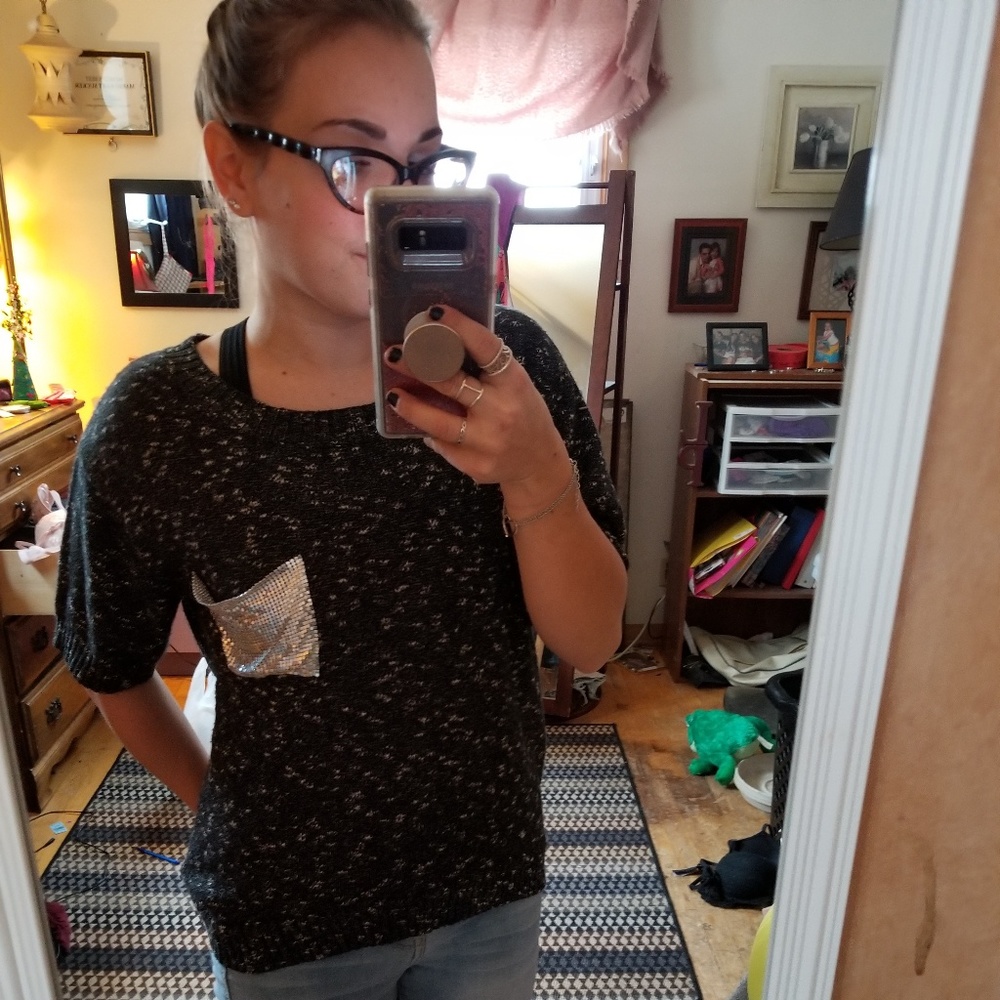 Cute sweater top!